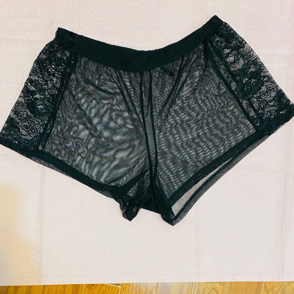 Black Fuchsia Lace Sheer Shorts sz L.